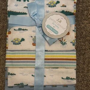 L'Amour Baby Flannel Receiving Blankets - Blue and Green